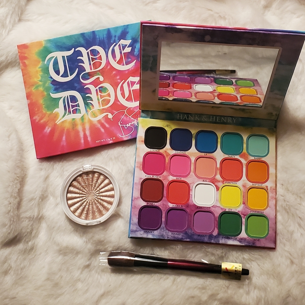 Sonia G Designer Pro, Hank & Henry Bianca Tye Dye, OFRA Highlighter